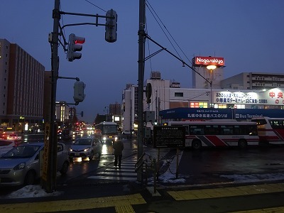夜の小樽駅